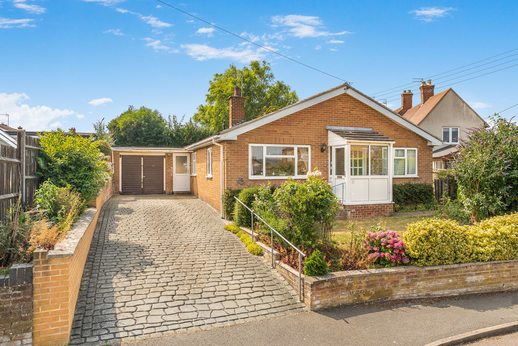 11 Uplands Rise Little Bourton